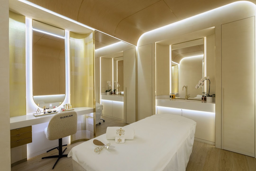 Guerlain Boutique  Facialist Suite Ion Orchard