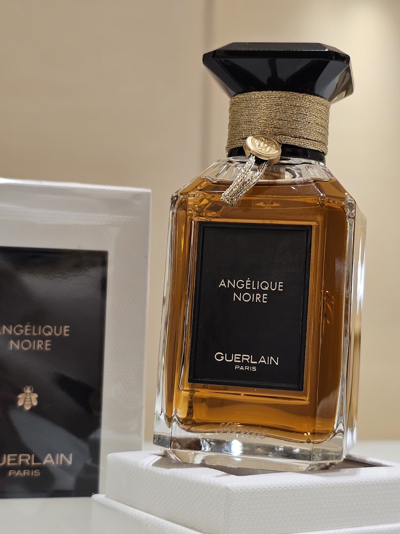 Guerlain Boutique  Facialist Suite Ion Orchard