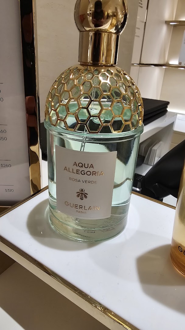 Guerlain Boutique  Facialist Suite Ion Orchard