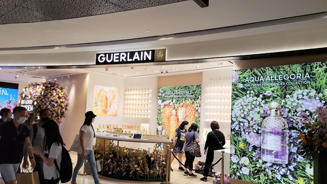 Guerlain Boutique  Facialist Suite Ion Orchard