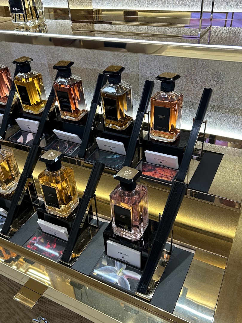 Guerlain Boutique  Facialist Suite Ion Orchard