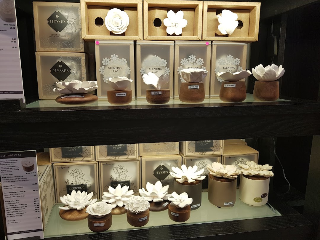 HYSSES - Aromatherapy  Essential Oils