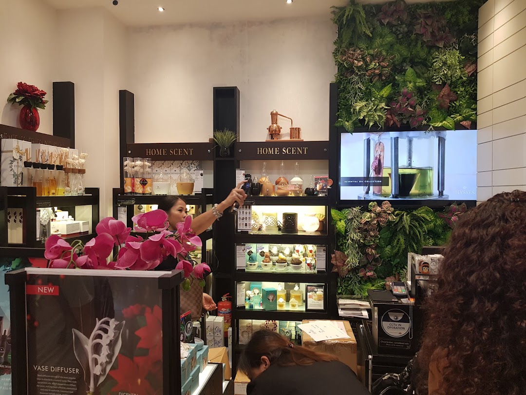 HYSSES - Aromatherapy  Essential Oils