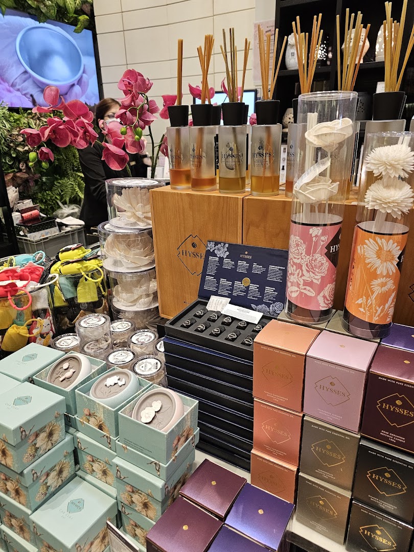 HYSSES - Aromatherapy  Essential Oils