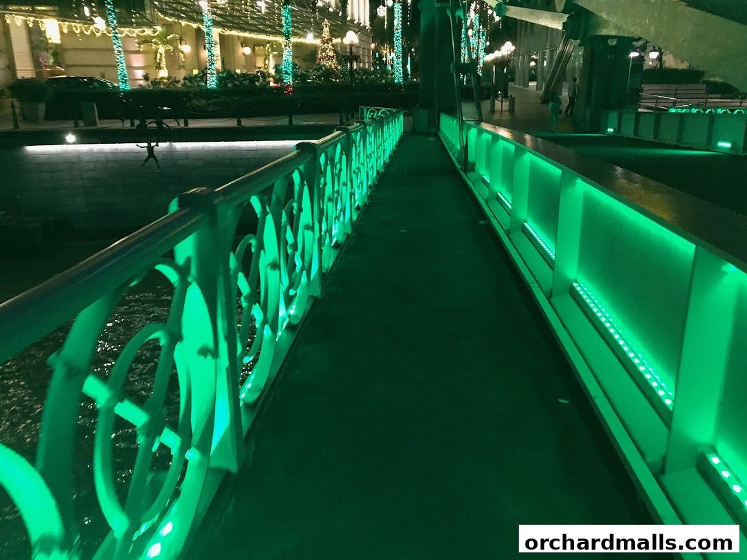 iJooz - Freshly Squeezed Orange Juice Vending Machine