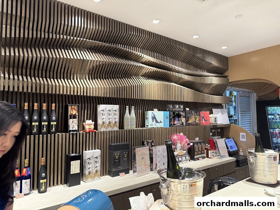 Kaku-Uchi Sake Bar Isetan Scotts