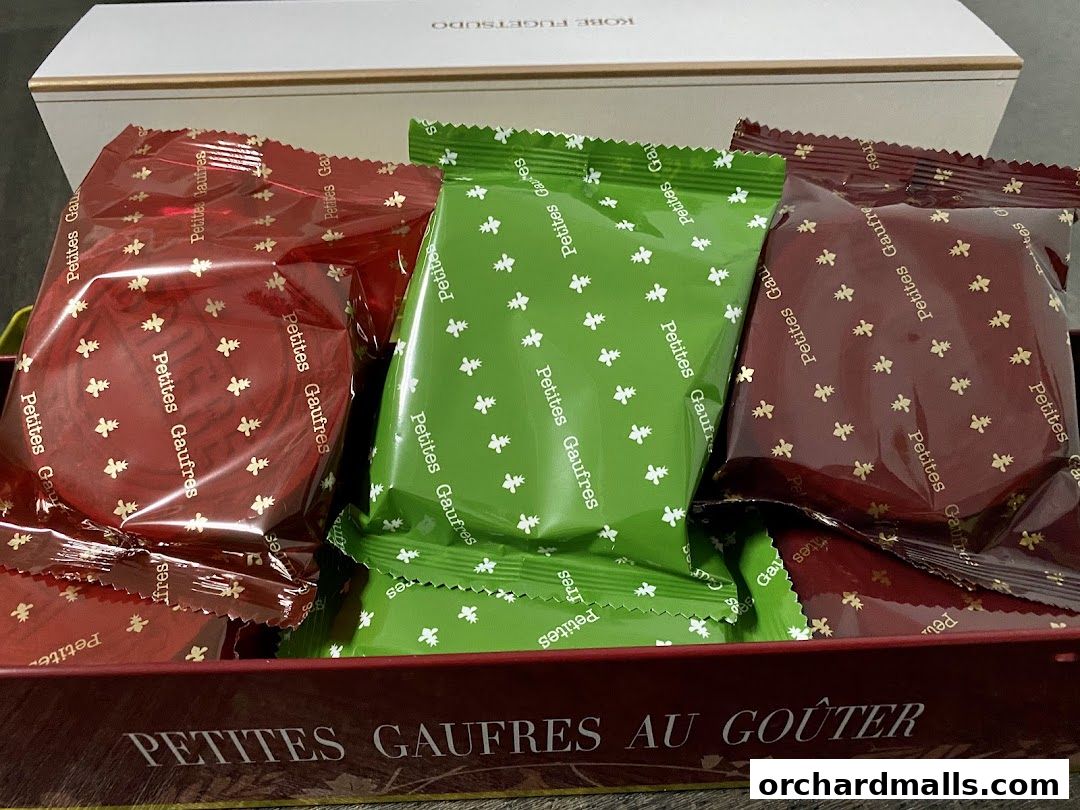 A gift box filled with individually wrapped Petites Gaufres from Kobe Fugetsudo.