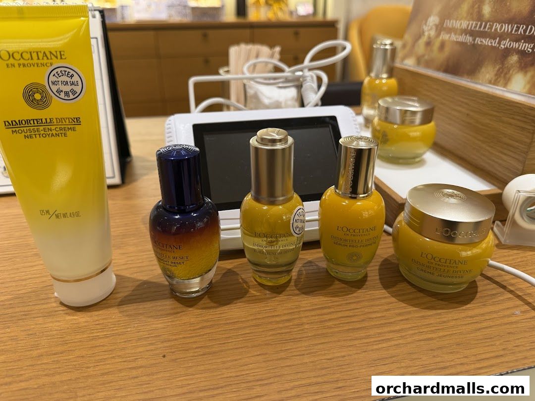 LOCCITANE - Paragon