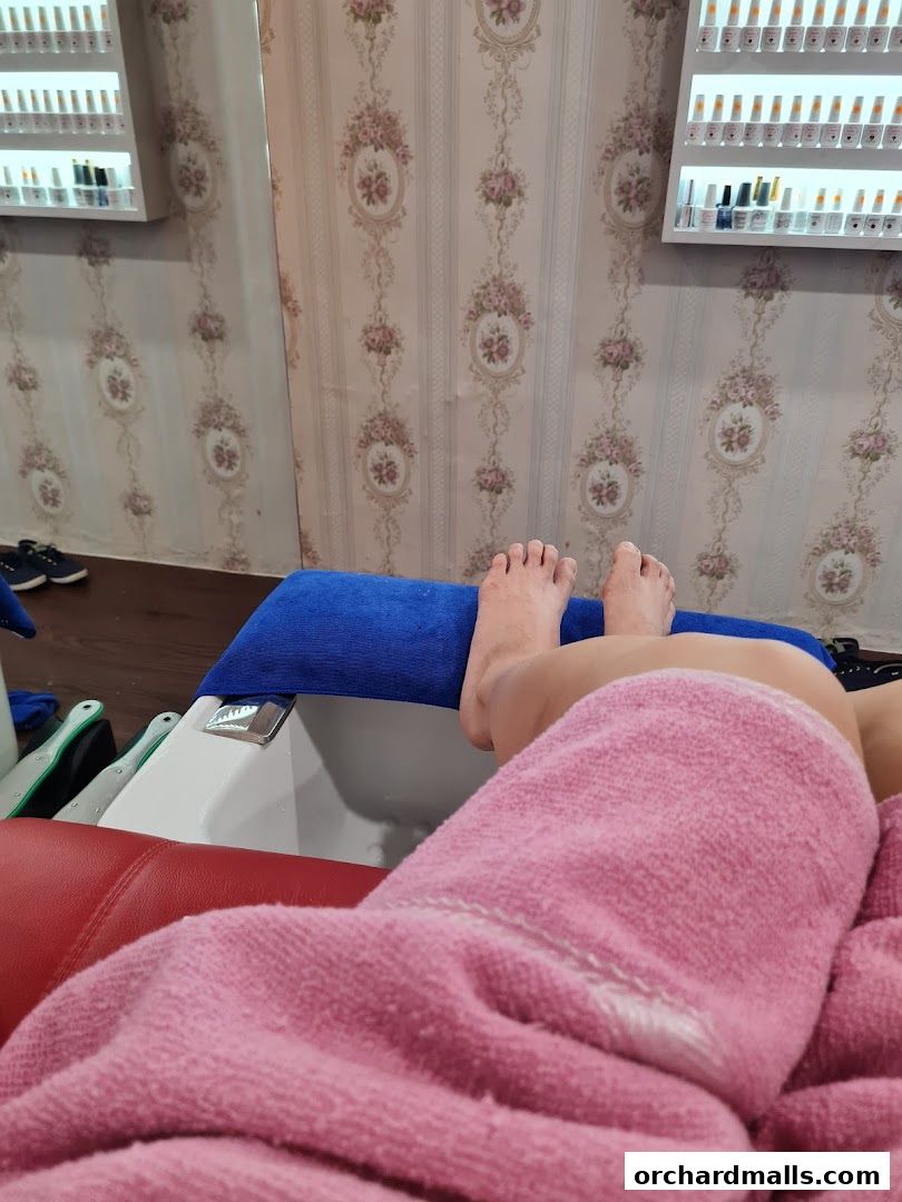 Ladies Bella - Nails, Lashes, Eyebrows