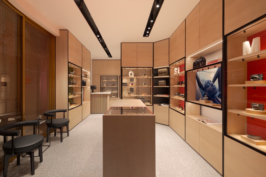 Leica Store ION Orchard