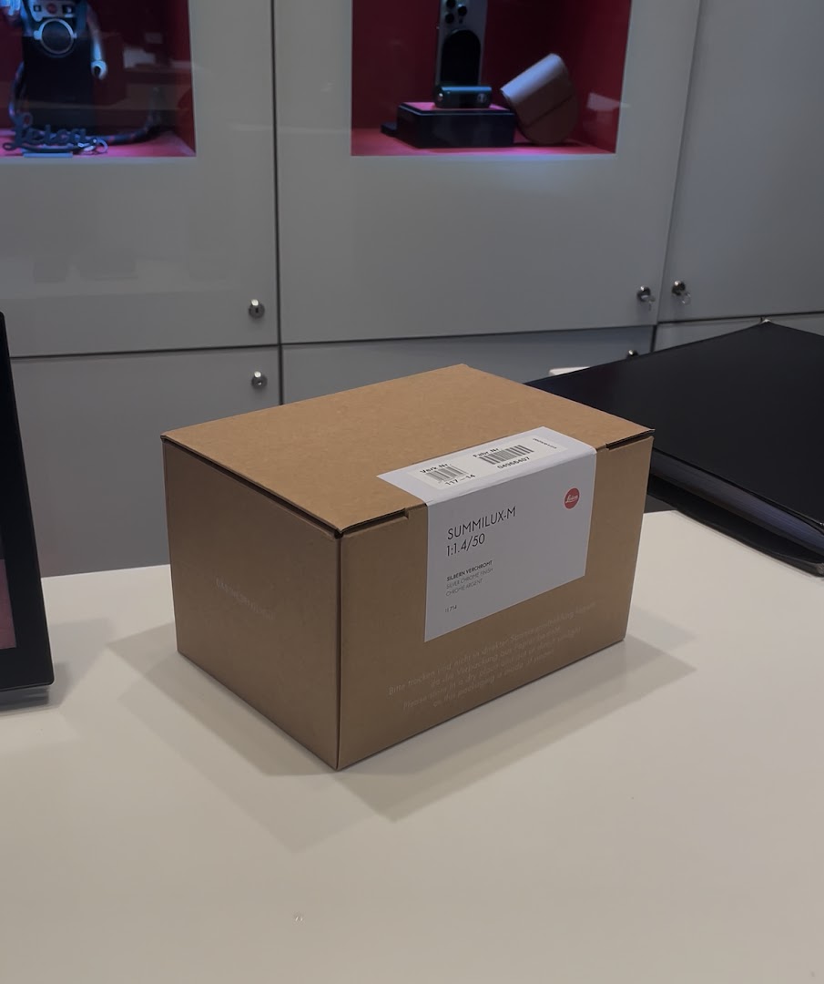 Leica Store ION Orchard