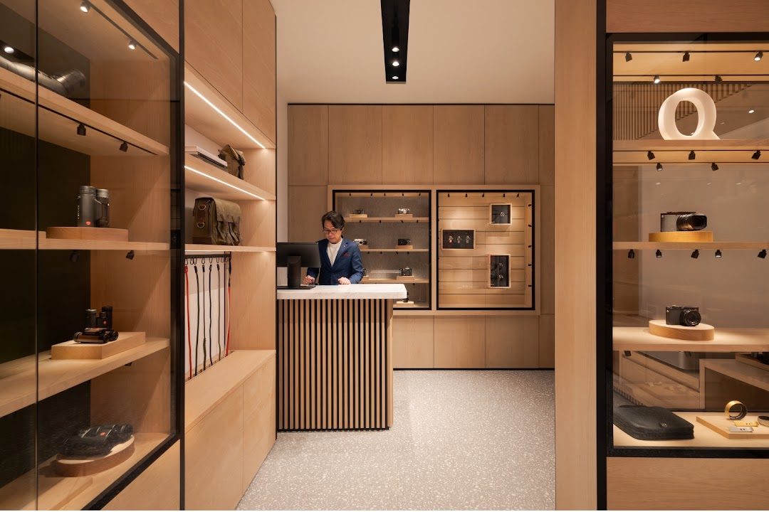 Leica Store ION Orchard