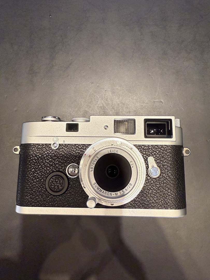 Leica Store ION Orchard