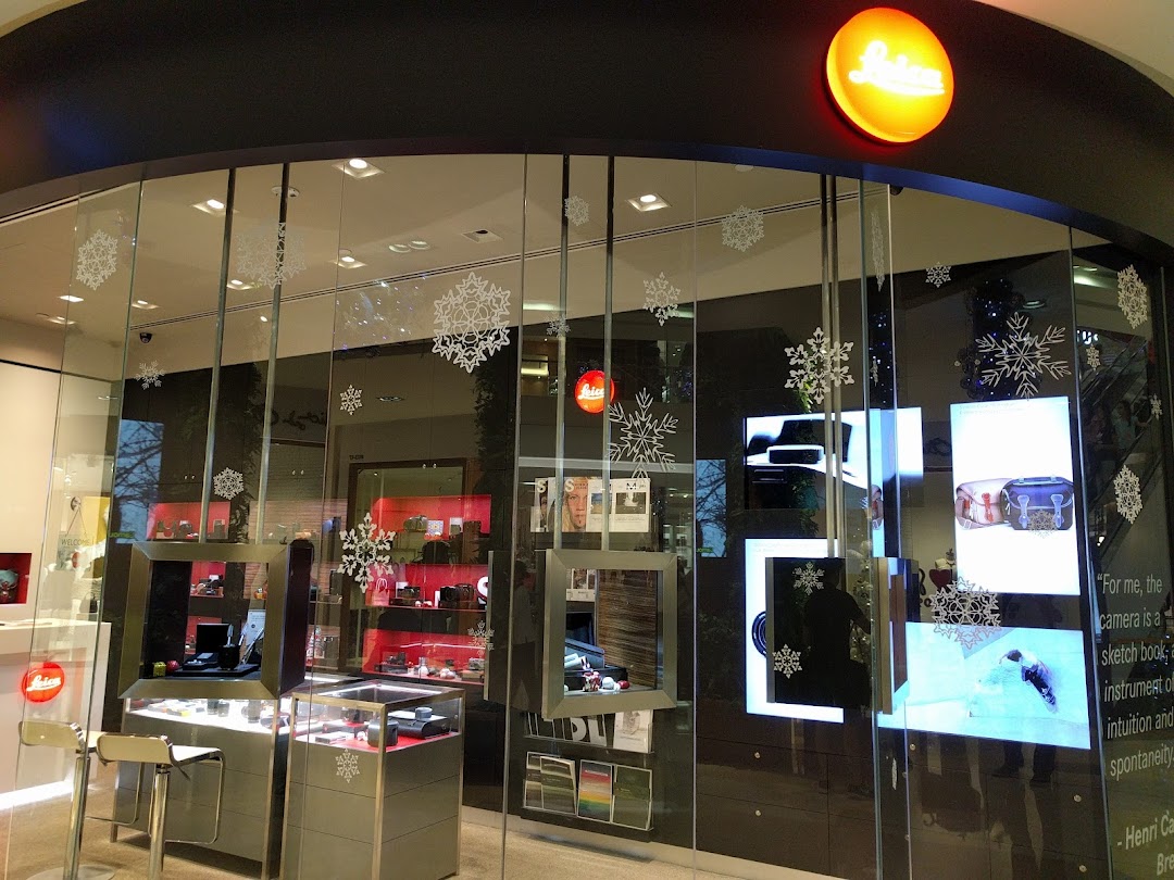Leica Store ION Orchard
