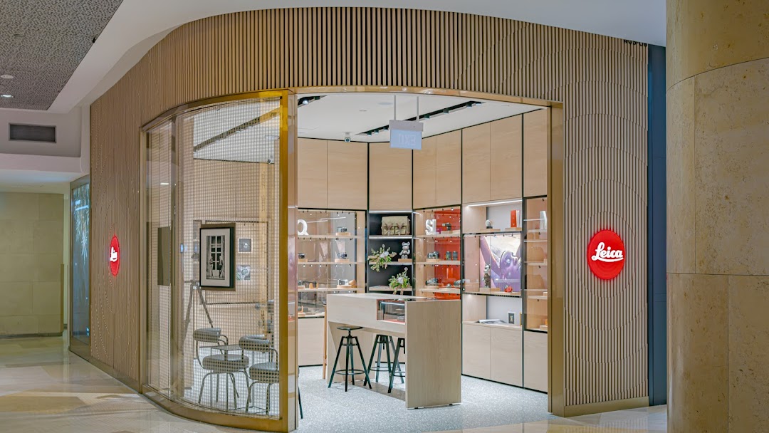Leica Store ION Orchard