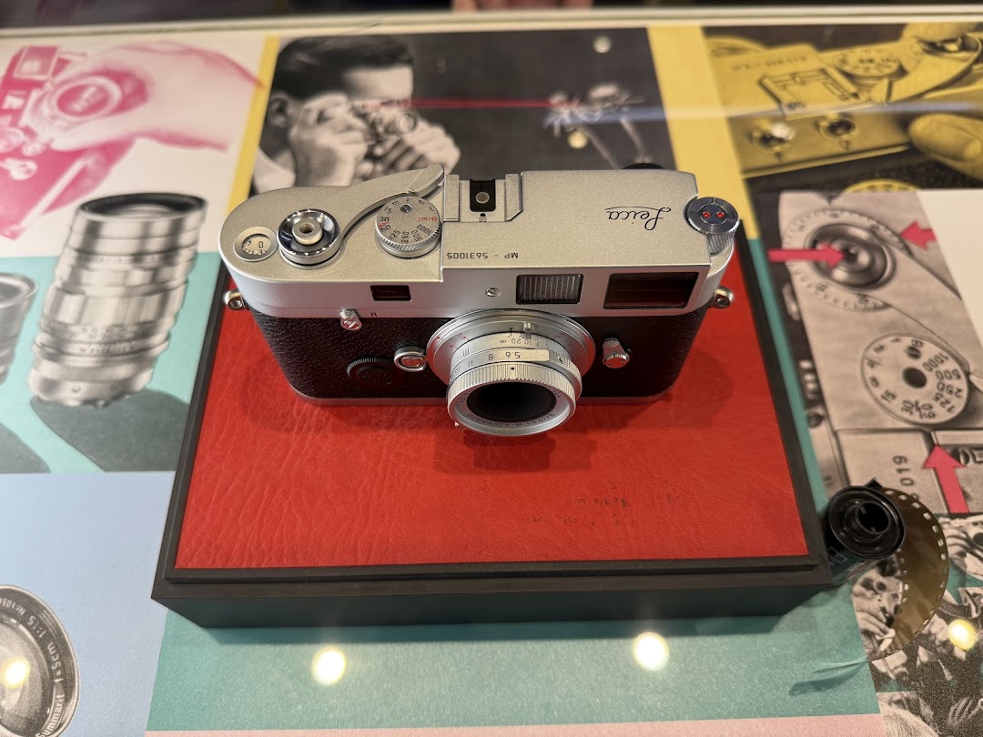 Leica Store ION Orchard