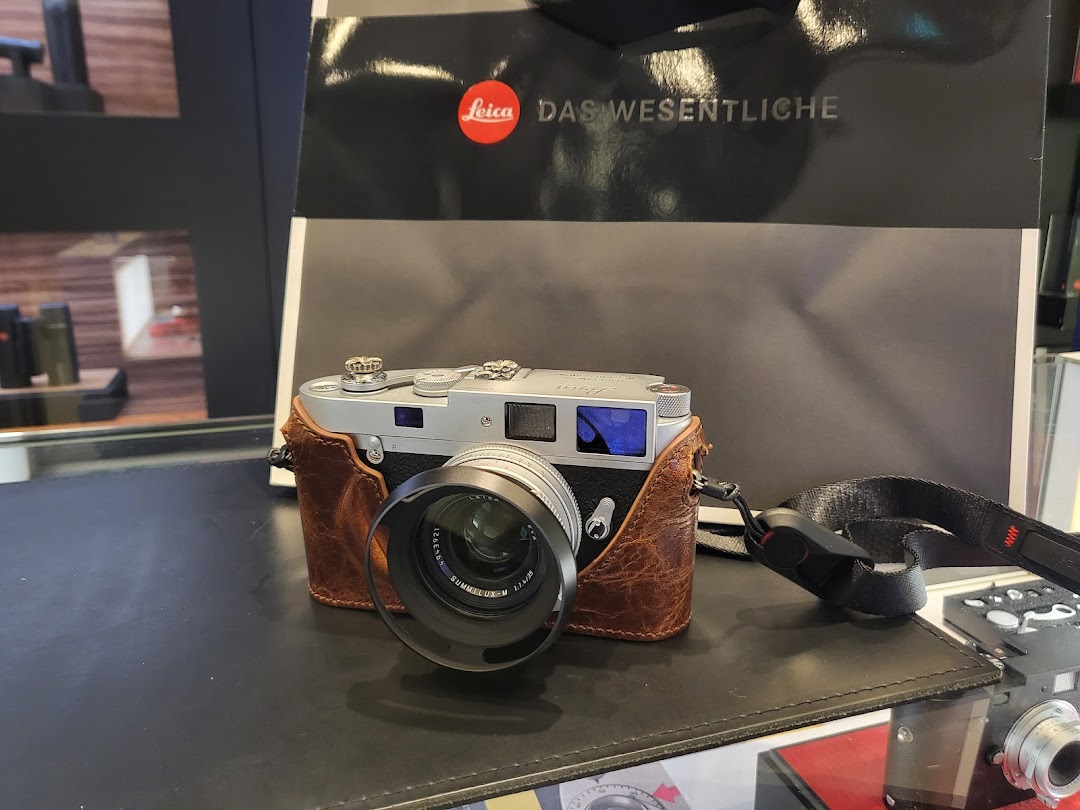 Leica Store ION Orchard