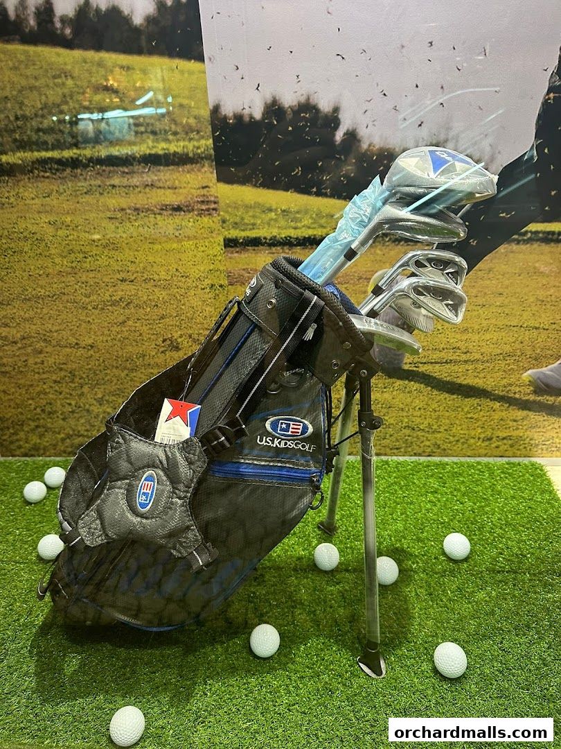 Leonian Sportique  Mandarin Gallery