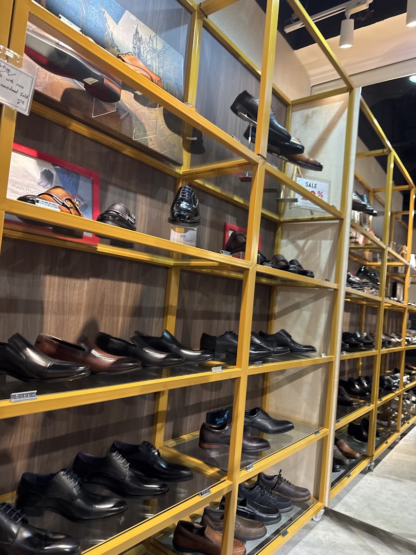 Lucca Vudor  Rad Russel