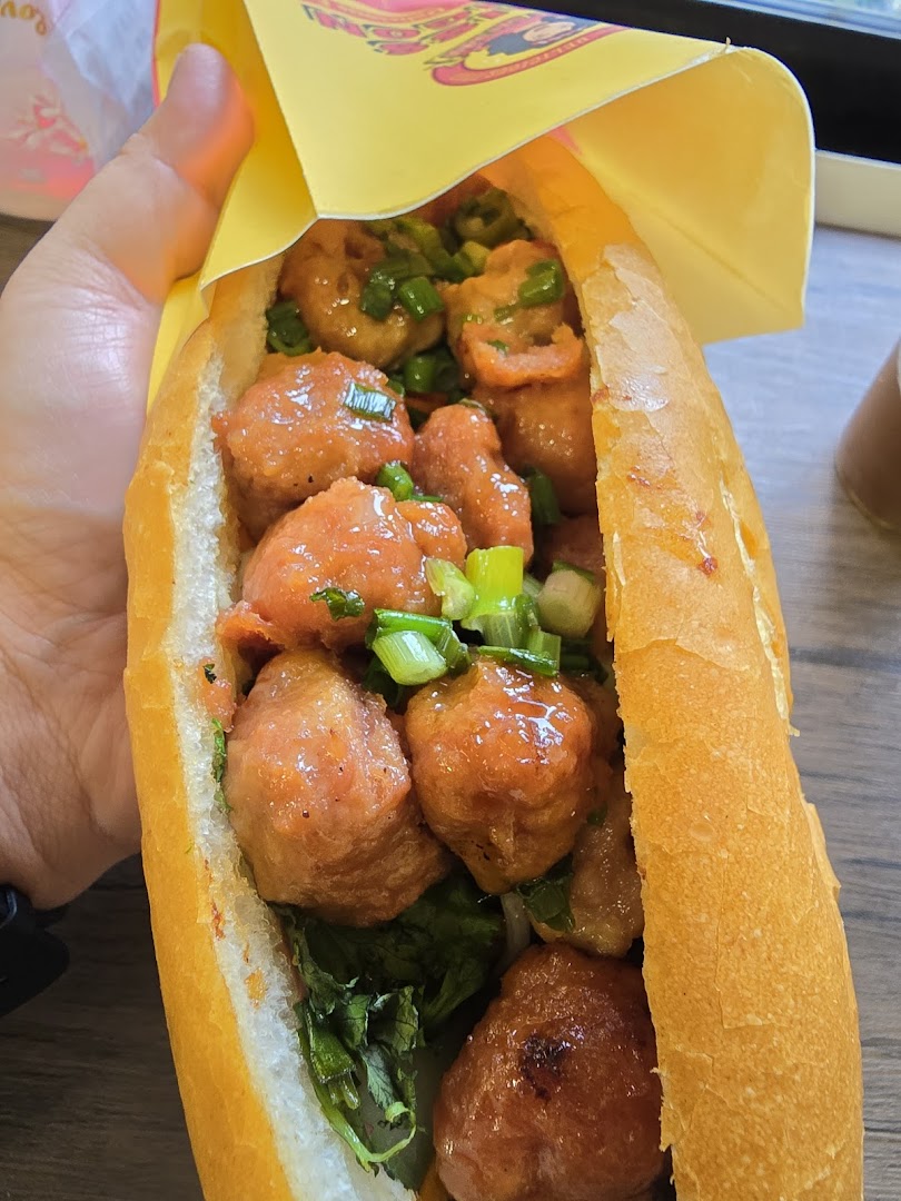 Miss Saigon Singapore - Orchard Plaza