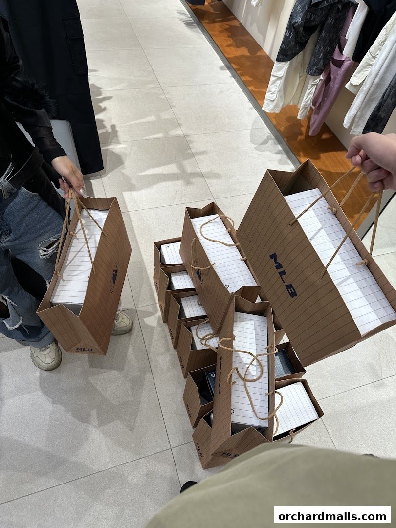 MLB Mandarin Gallery