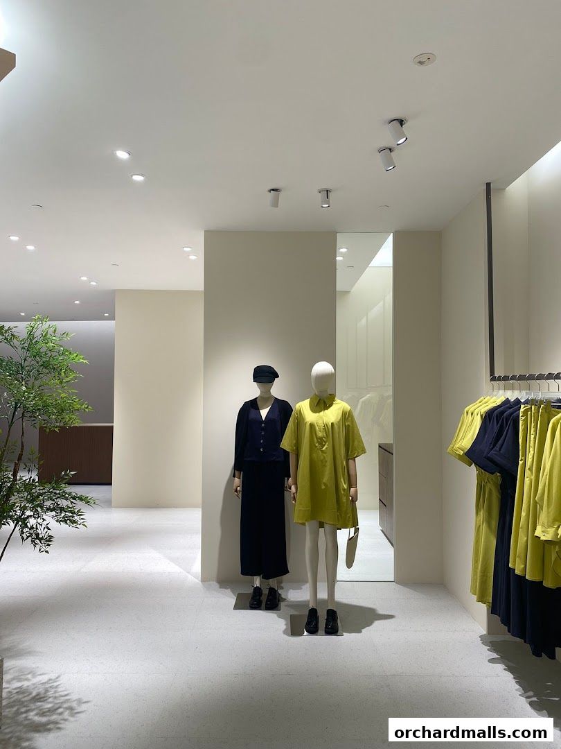 MONOLOQ  Wisma Atria