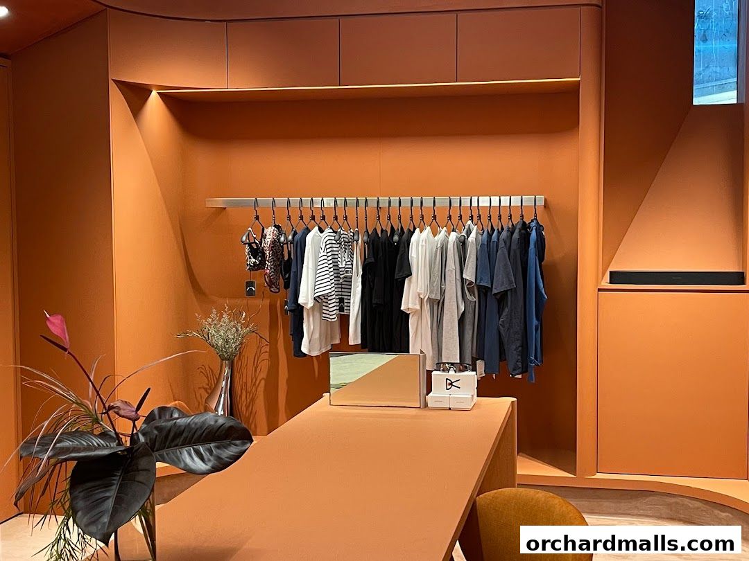 MUTINY Palais Renaissance