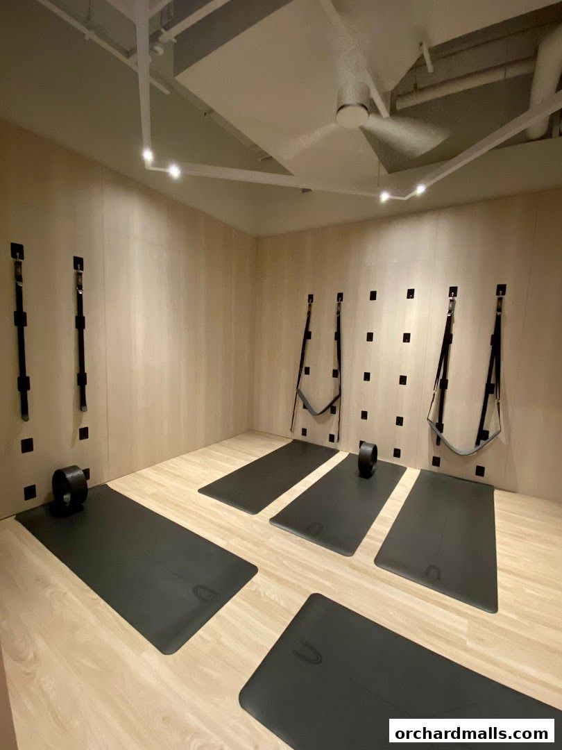 MUTINY Palais Renaissance