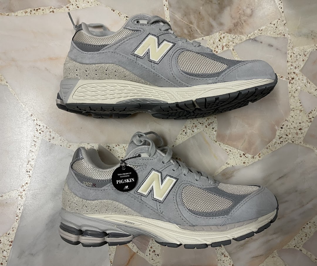 New Balance  ION ORCHARD