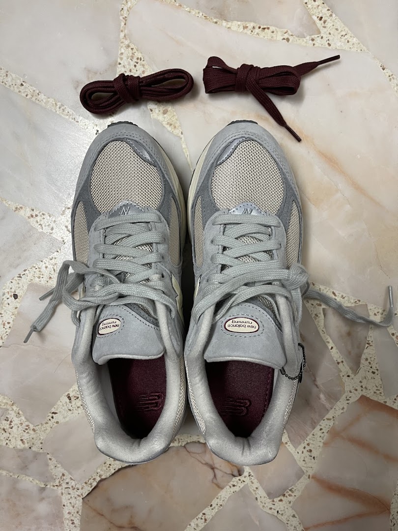 New Balance  ION ORCHARD