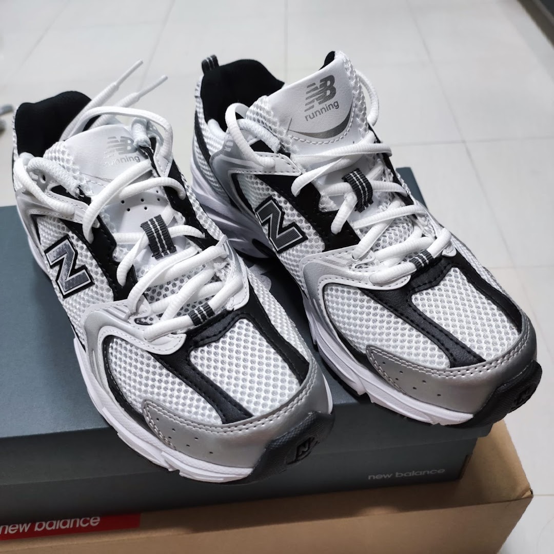 New Balance  ION ORCHARD