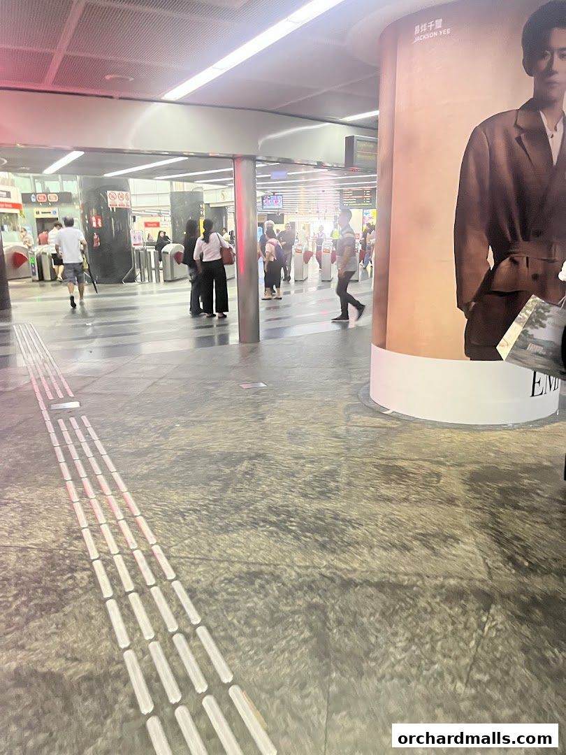 Orchard MRT Station NS22