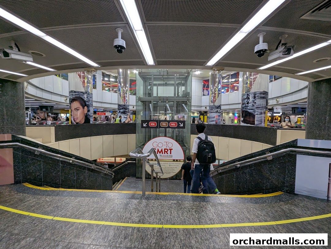 Orchard MRT Station NS22