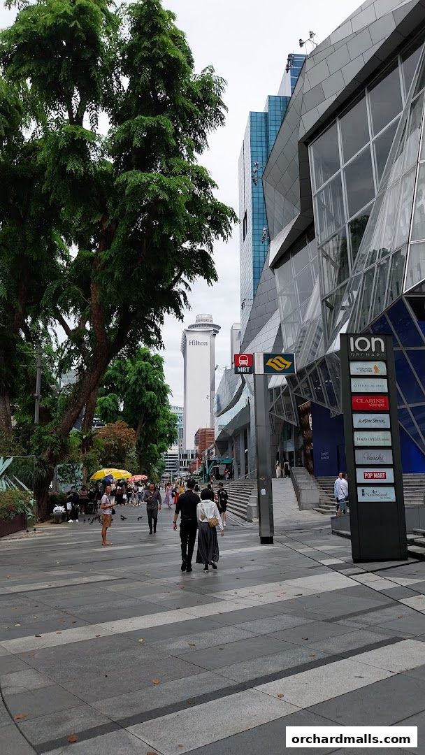 Orchard MRT Station NS22