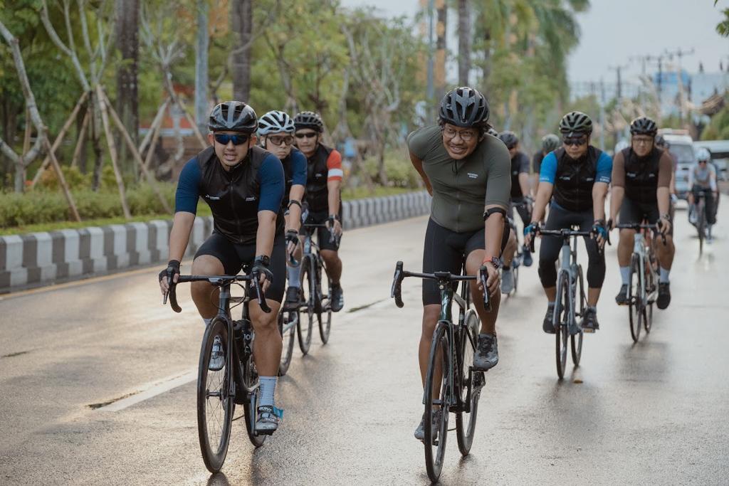 Paris Miki Takashimaya  Orthokeratology  Optician  Optometrist  Contact lens  Eye Care Professional