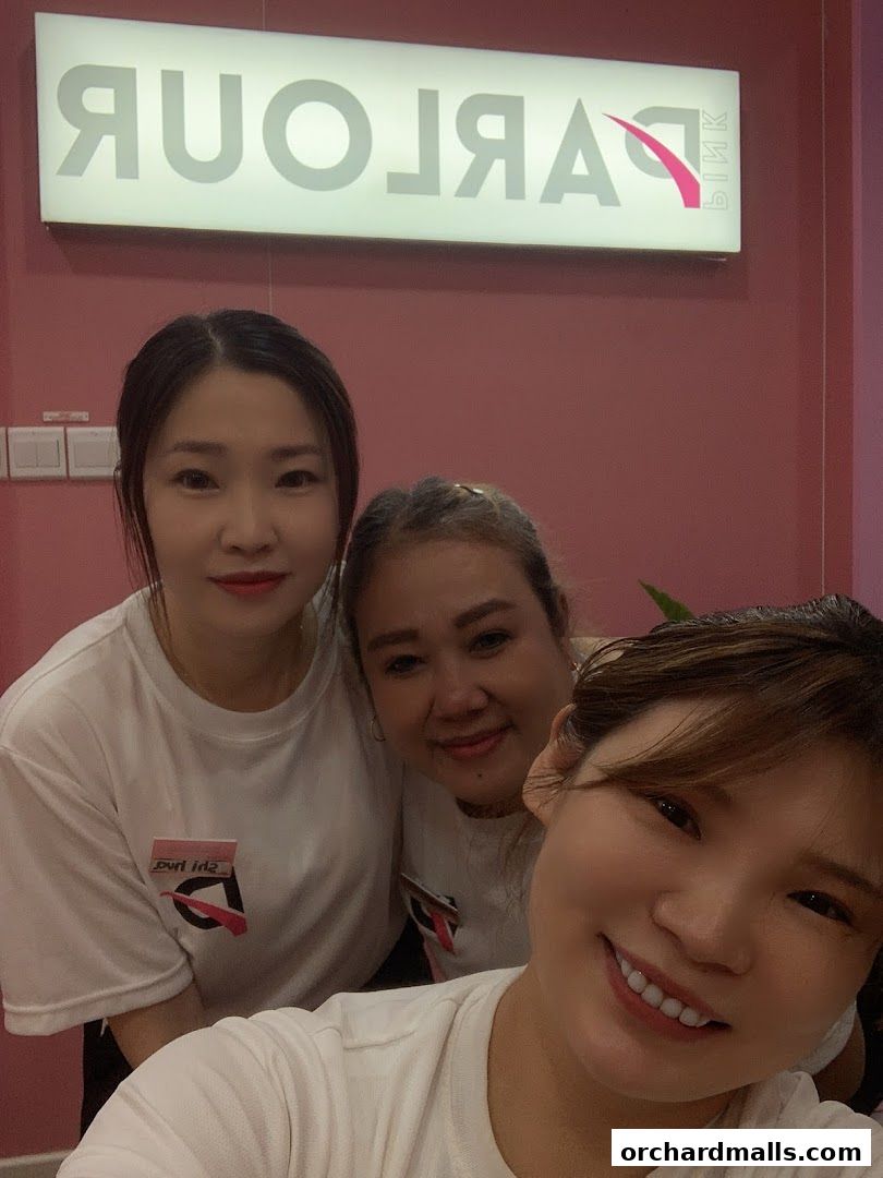 Pink Parlour Centrepoint Premium