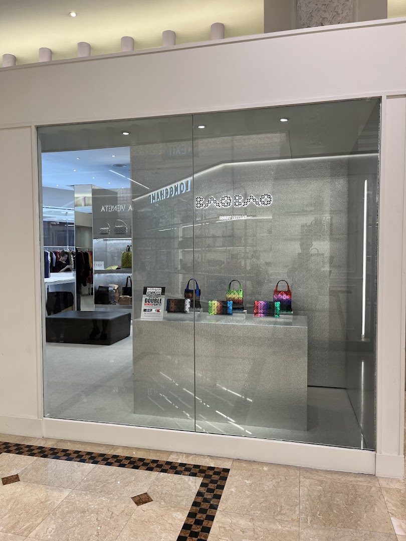 PLEATS PLEASE ISSEY MIYAKE