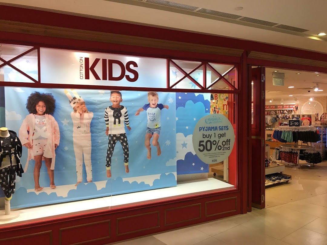 PLEATS PLEASE ISSEY MIYAKE