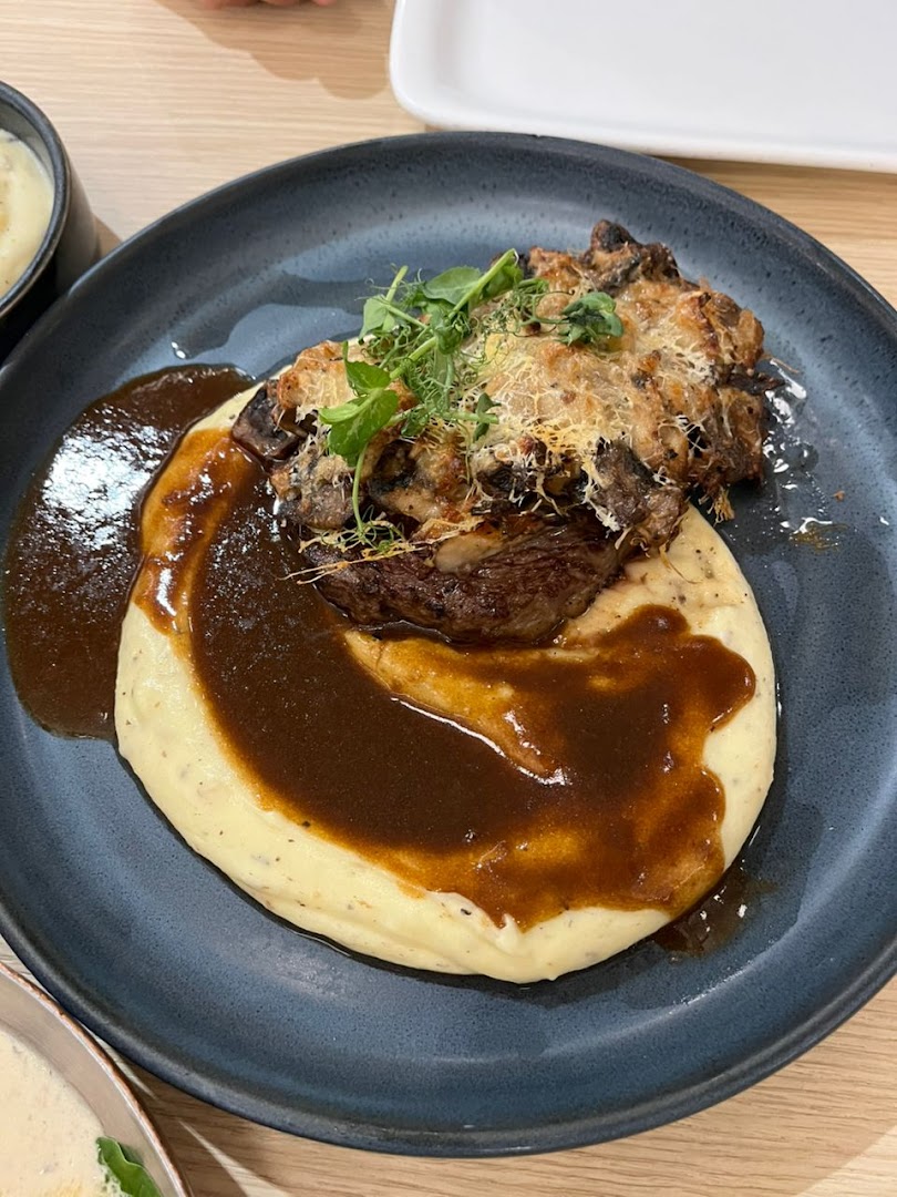 Poulet  Brasserie - ION Orchard