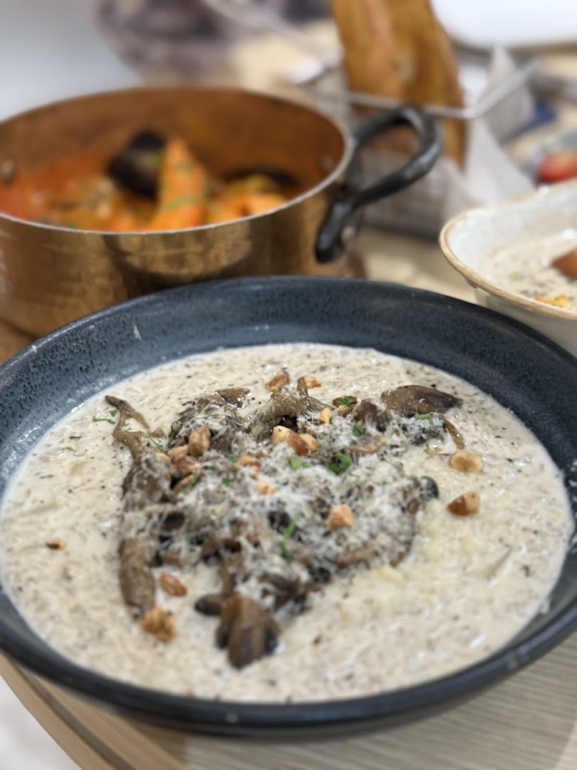 Poulet  Brasserie - ION Orchard