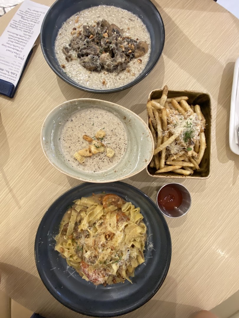 Poulet  Brasserie - ION Orchard