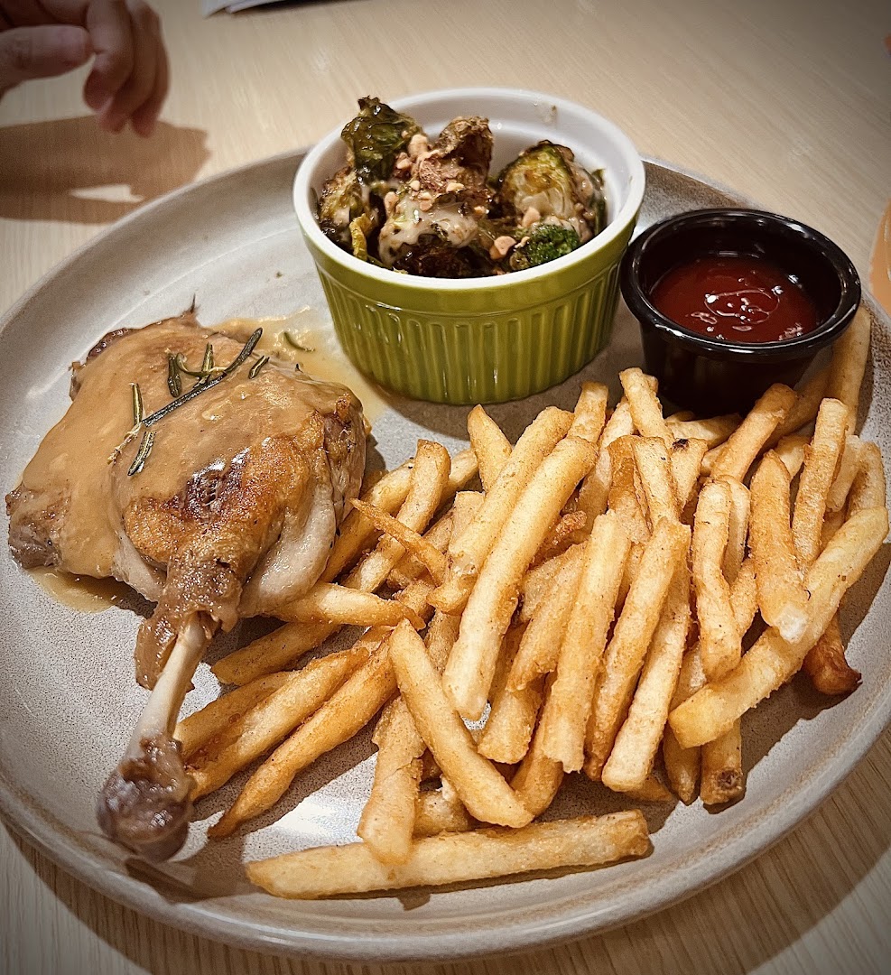 Poulet  Brasserie - ION Orchard