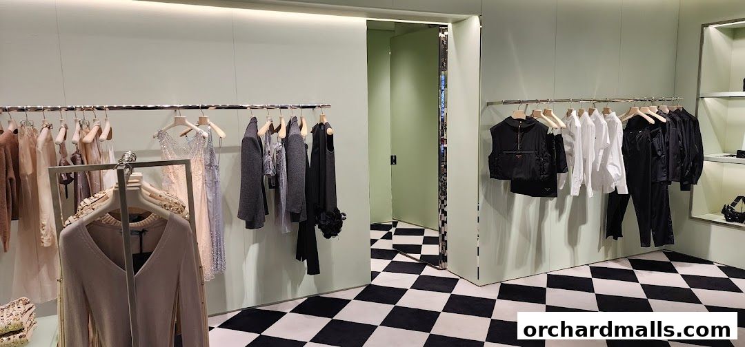 Prada Singapore Paragon