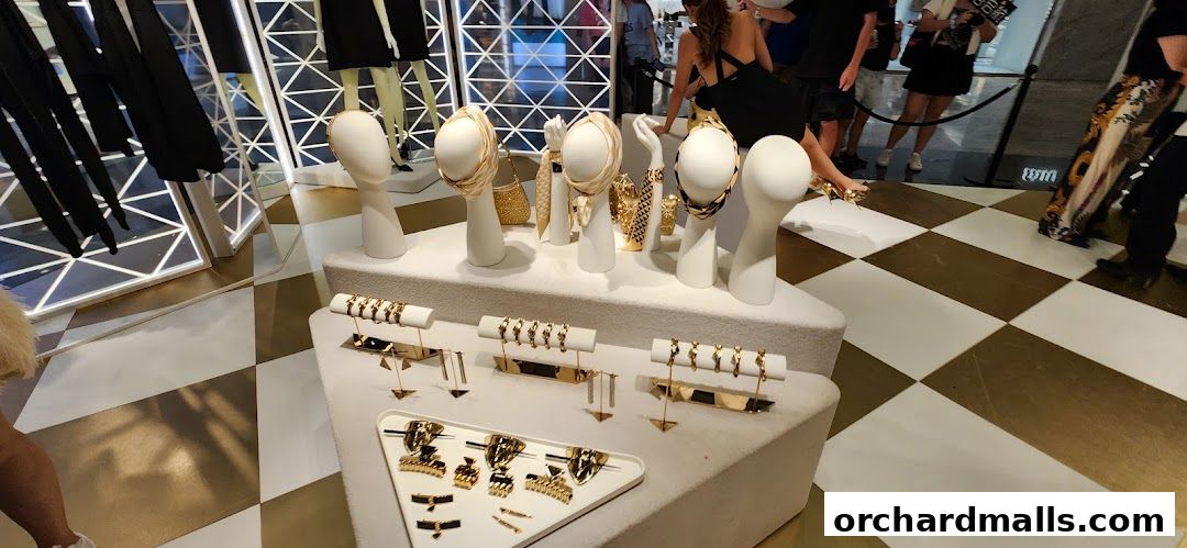 Prada Singapore Paragon