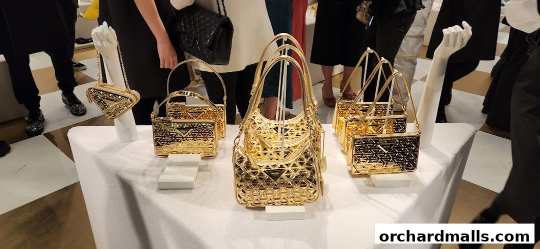 Prada Singapore Paragon