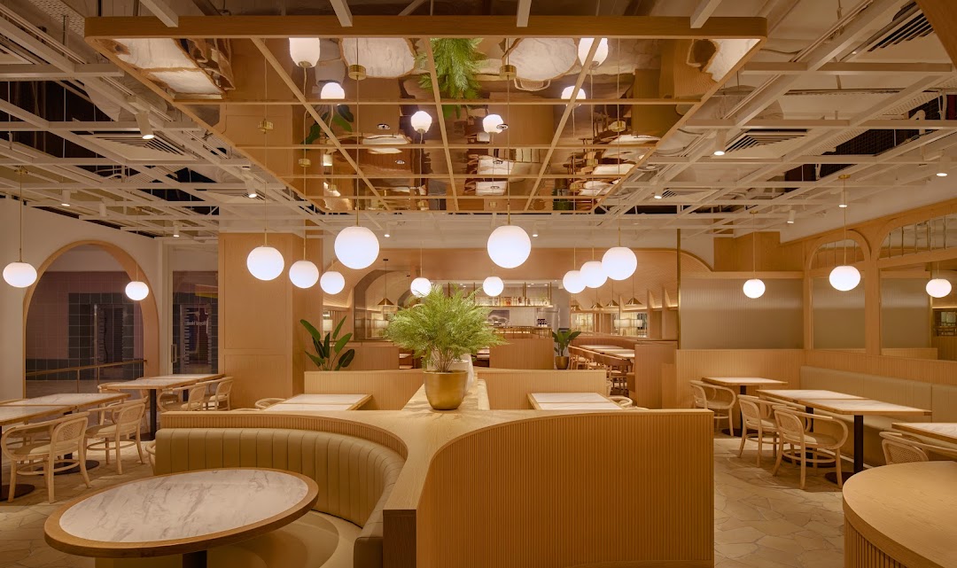 Royal Host Takashimaya S.C.