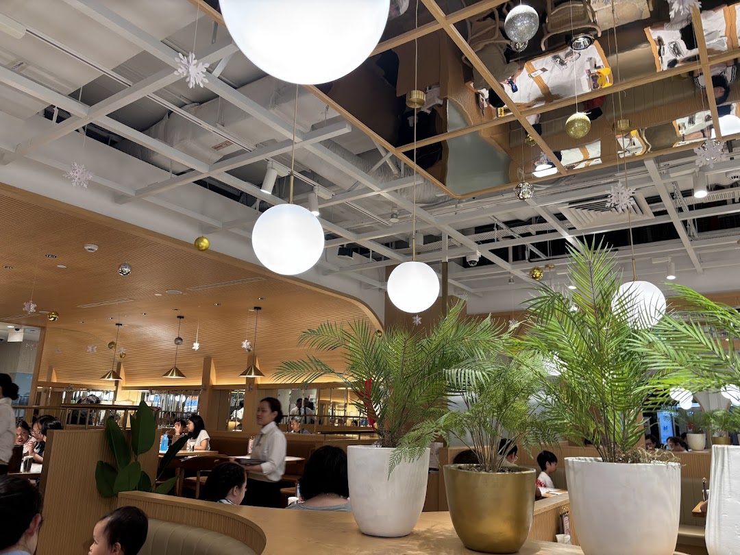 Royal Host Takashimaya S.C.