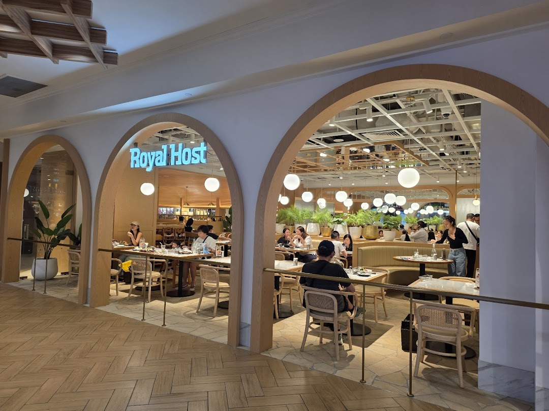 Royal Host Takashimaya S.C.