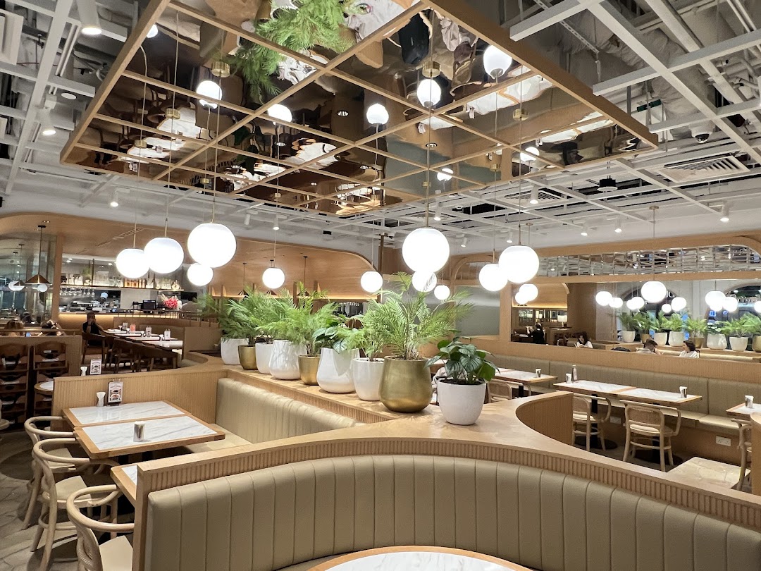 Royal Host Takashimaya S.C.