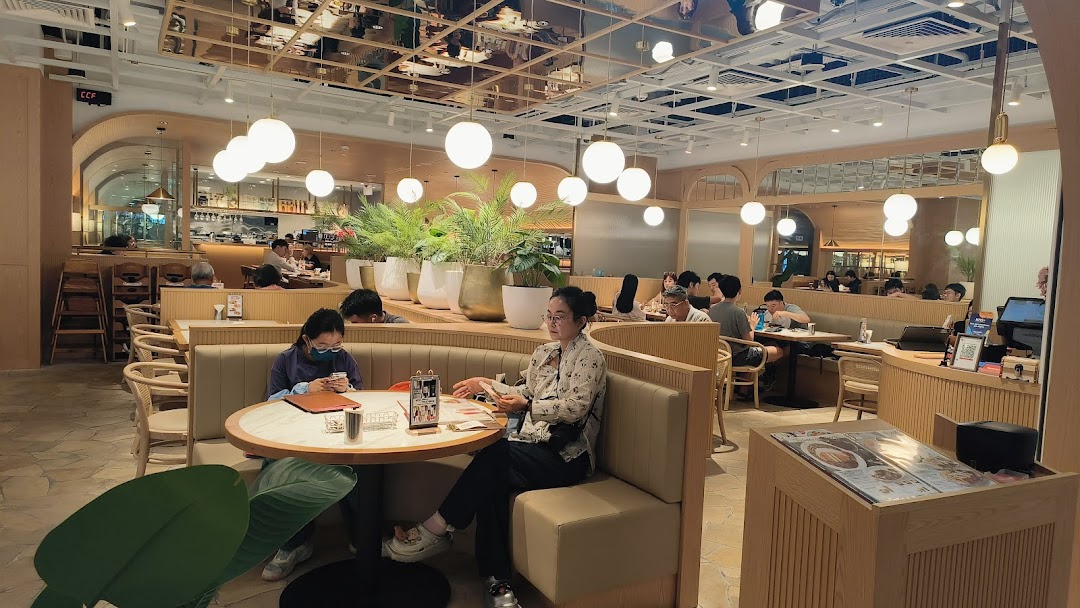 Royal Host Takashimaya S.C.